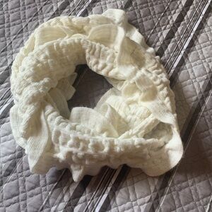 Minicci Acrylic Infinity Scarf EUC